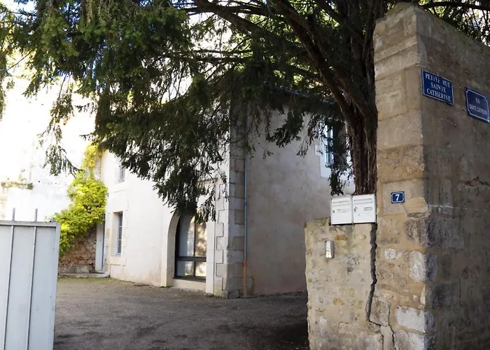 Le Celeste: Hypercentre, Quiet And Parking