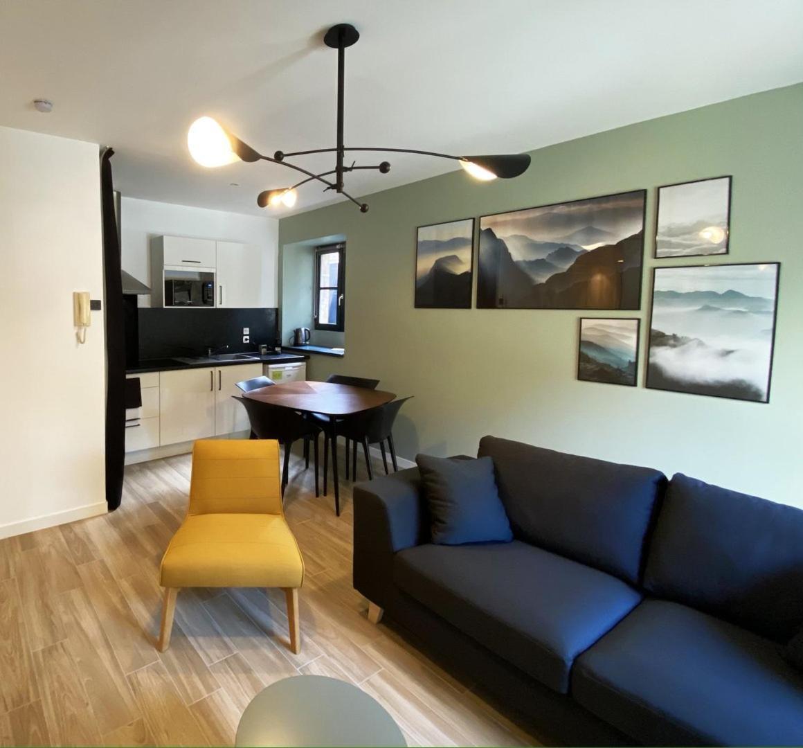Le Celeste: Hypercentre, Quiet And Parking Apartment *